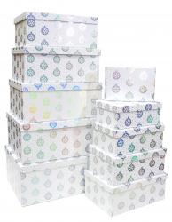 Набор из десяти прямоугольных подарочных коробок белого цвета, отделка матовой бумагой с тиснением "игрушки", размер 37*28*17 см.